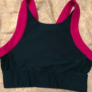 Crop sports bra